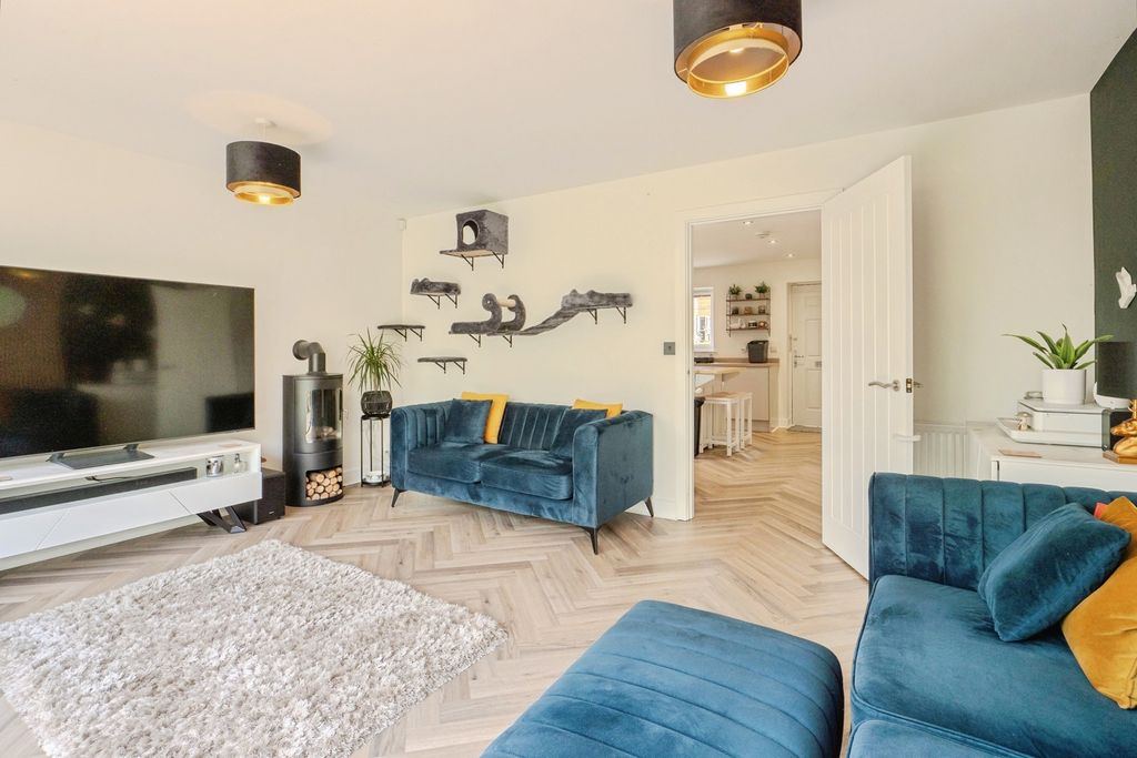 Property photo 3 of 17 Pbox-Img.Jpg