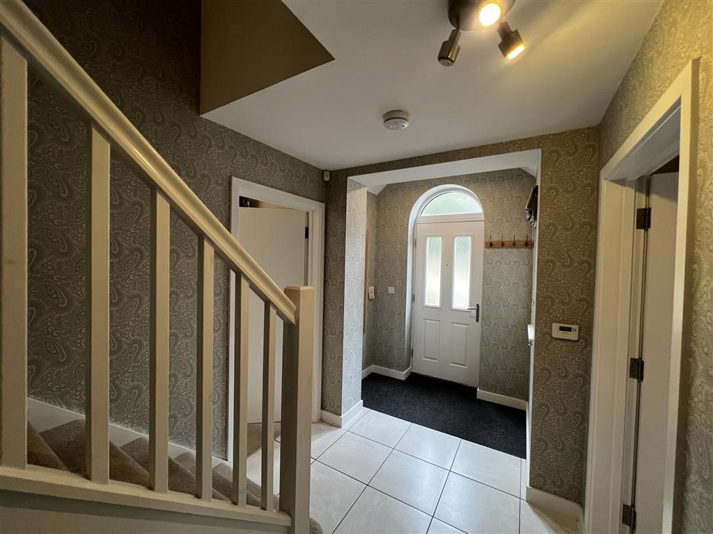 Property photo 2 of 20 Bathroom