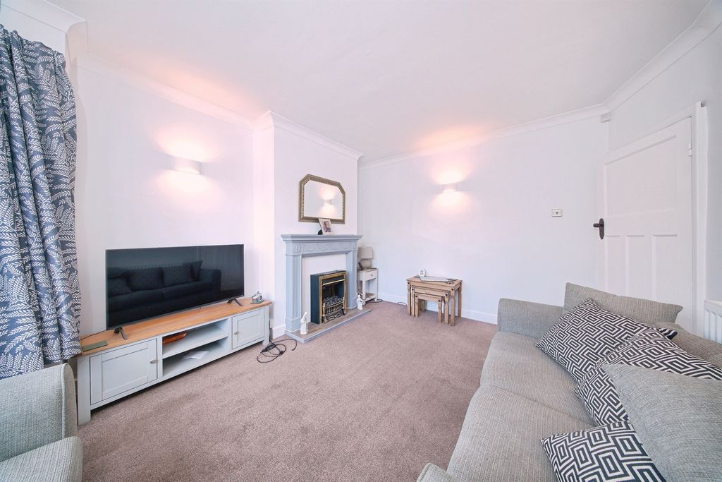 Property photo 2 of 21