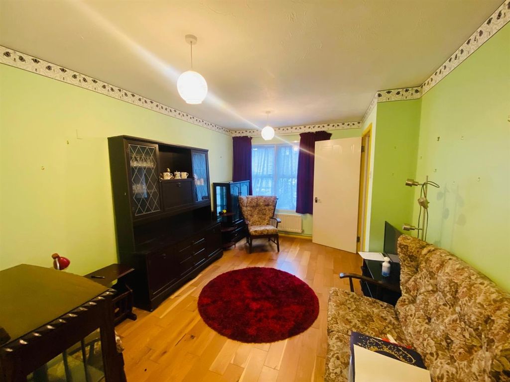 Property photo 3 of 9