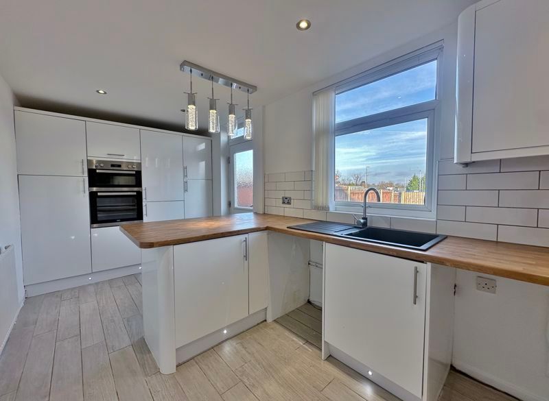 Property photo 3 of 15 Photo 8