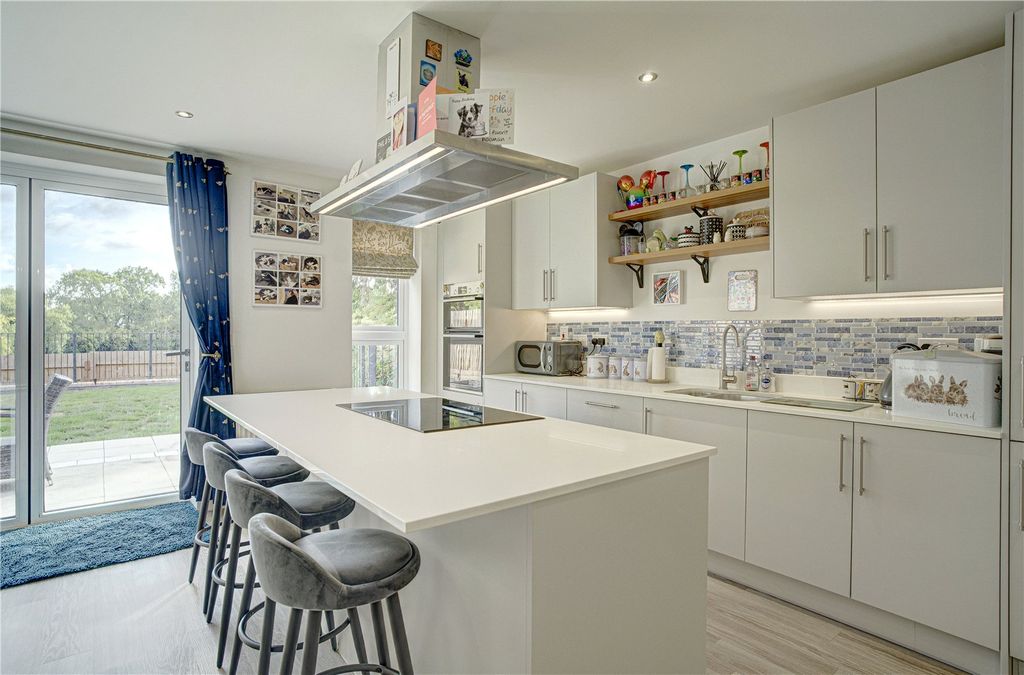 Property photo 2 of 25 Picture No. 03