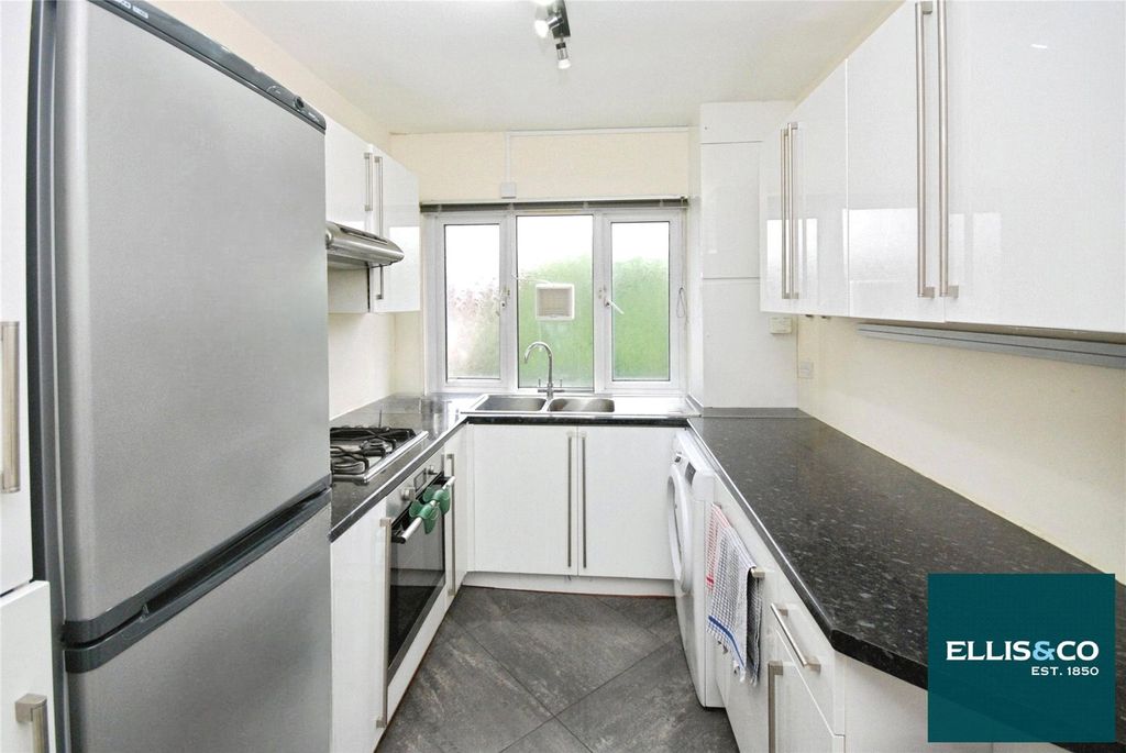 Property photo 2 of 12 Picture No. 37