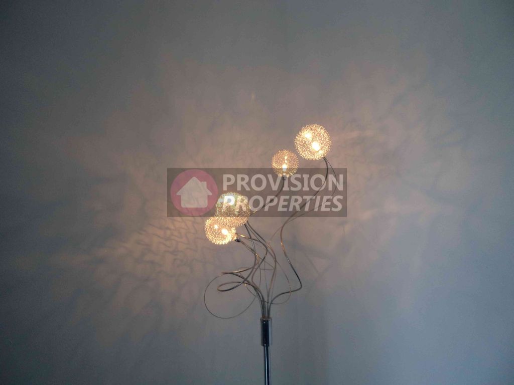 Property photo 2 of 12 Photo