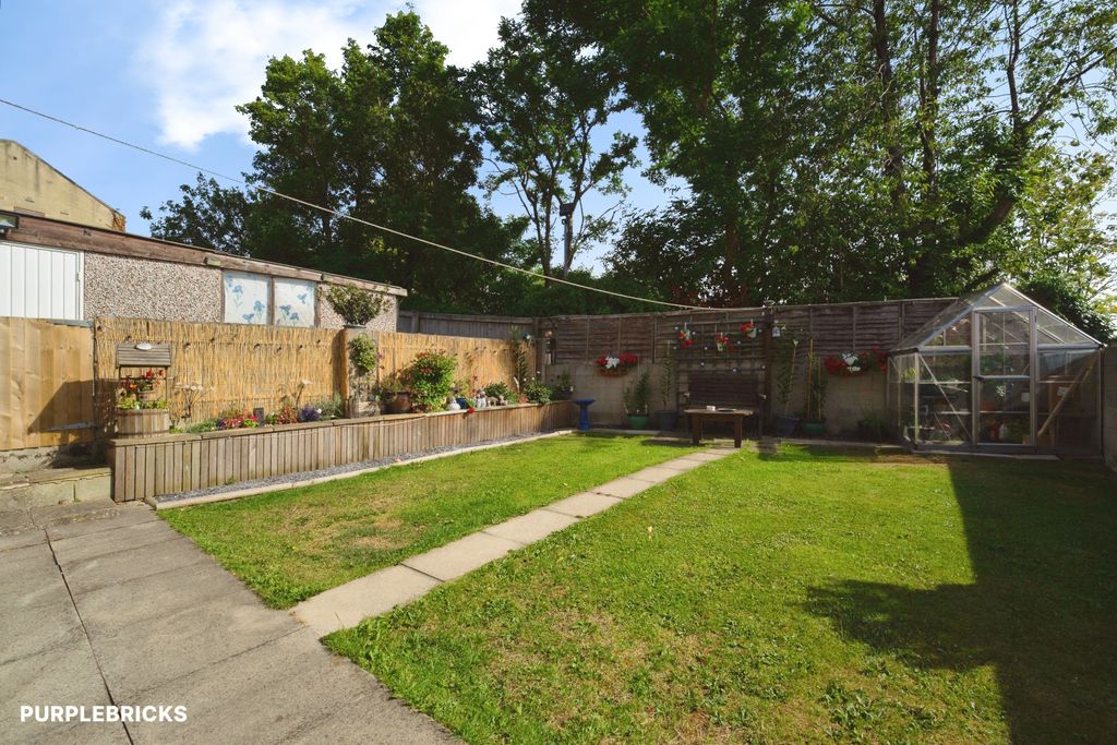 Property photo 3 of 23