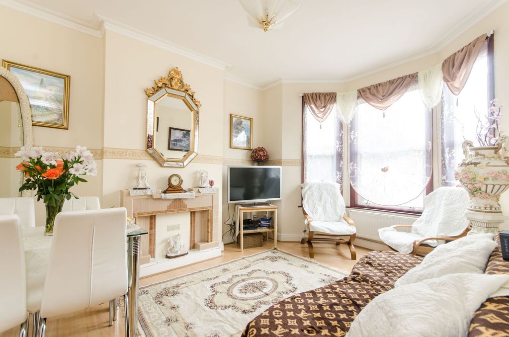 Property photo 1 of 4