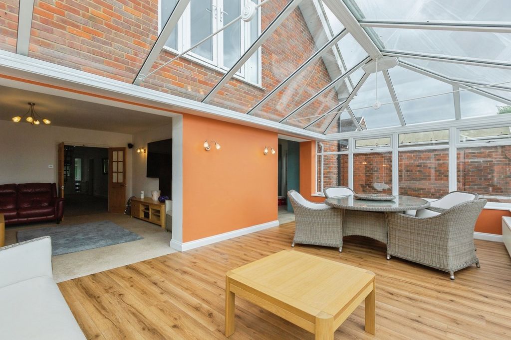 Property photo 3 of 29