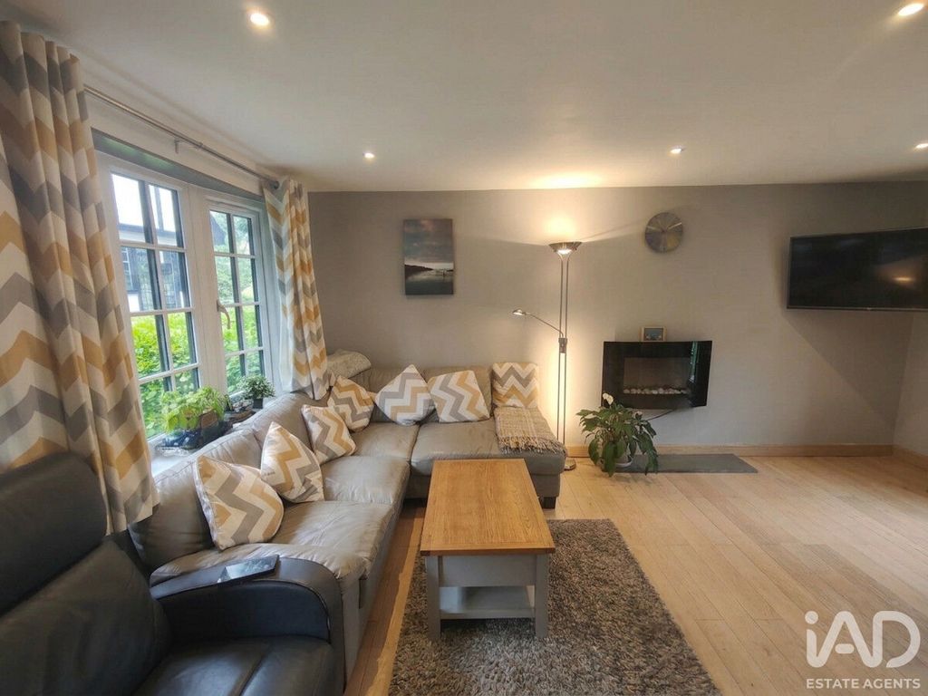 Property photo 3 of 15