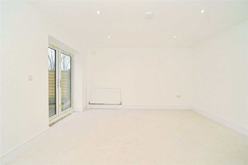 Property photo 2 of 26 Picture No. 28