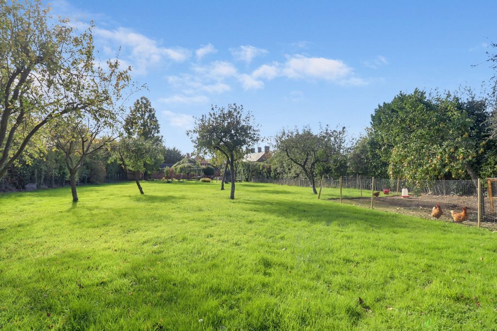 Property photo 2 of 20 Garden