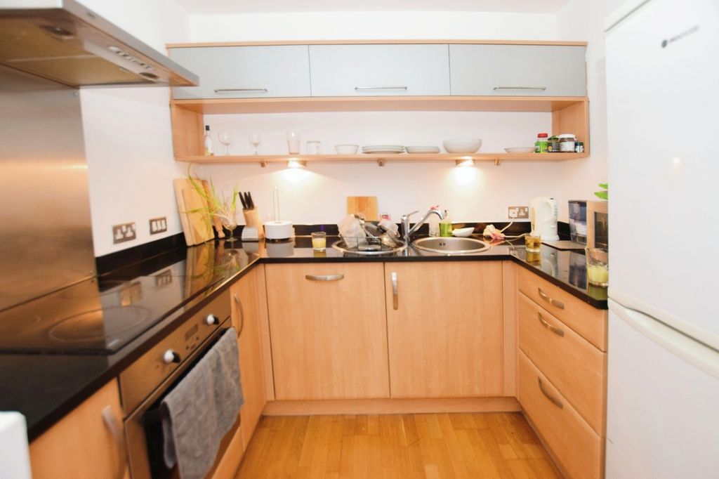 Property photo 2 of 8 Picture No. 14