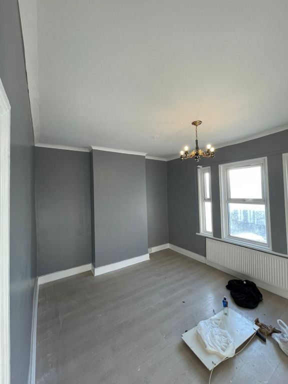 Property photo 3 of 8 Gallery