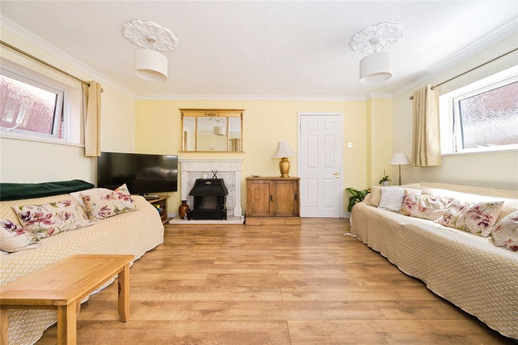 Property photo 2 of 18 Picture No. 31