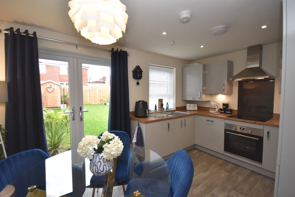 Property photo 3 of 13 Kitchen/Diner