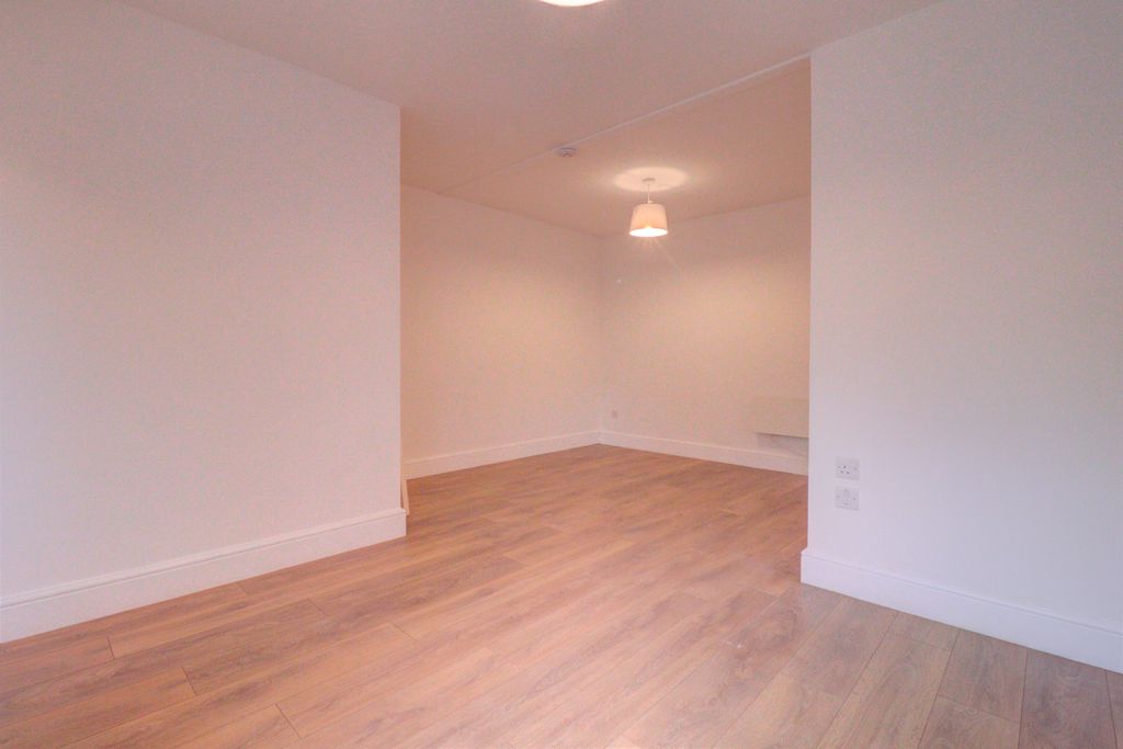 Property photo 3 of 5 Living Space.Jpg