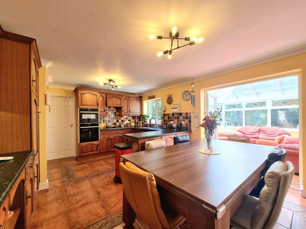 Property photo 2 of 53