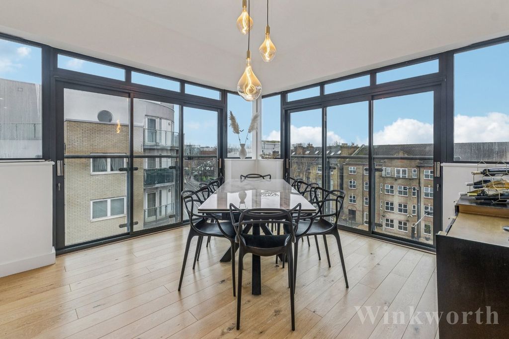 Property photo 3 of 13 Picture No. 15