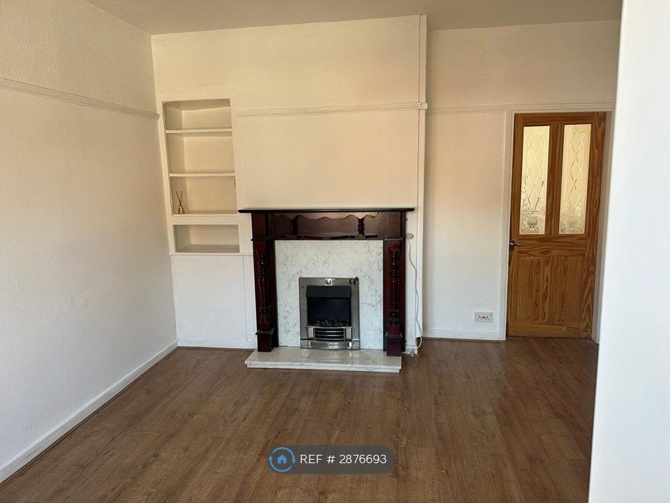 Property photo 2 of 21 Living Room