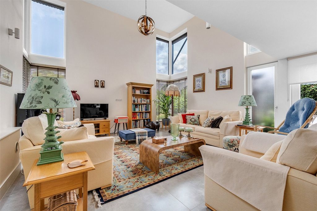 Property photo 3 of 47 Picture No. 11