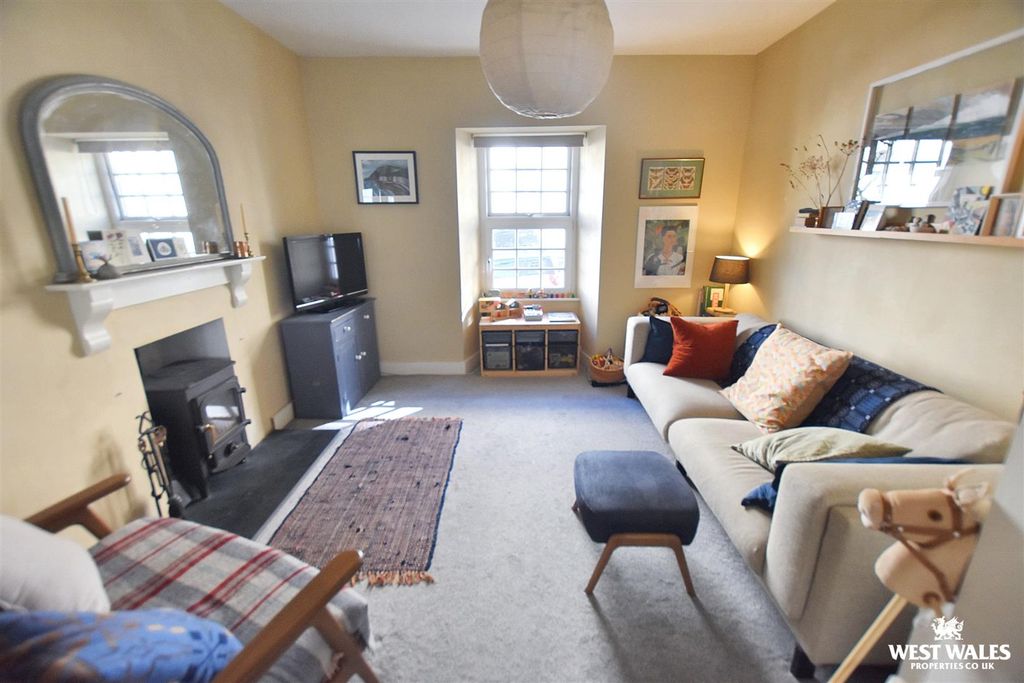 Property photo 2 of 17 13 (79).Jpg