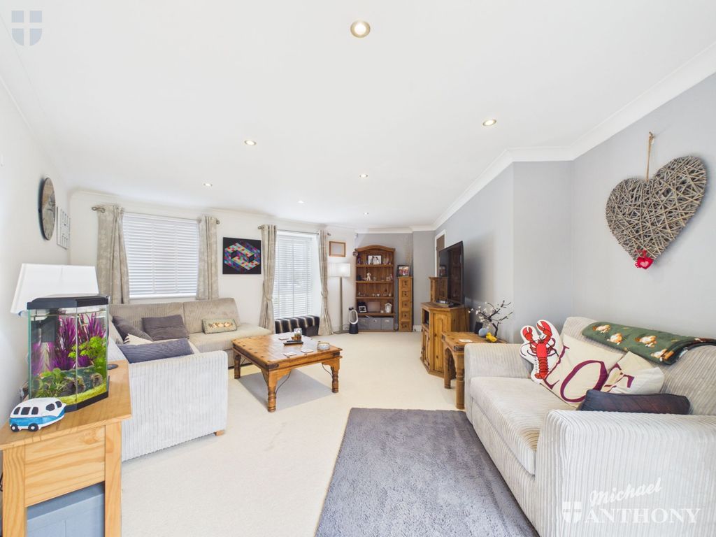 Property photo 2 of 20 Cam03218G0-Pr1052-Still006