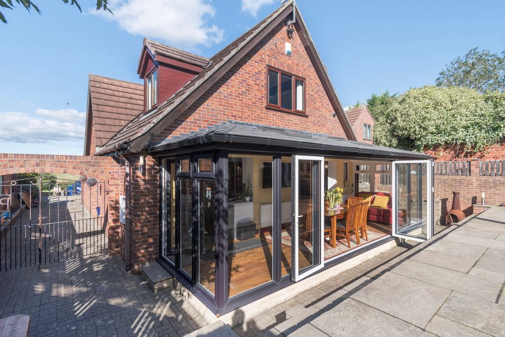 Property photo 2 of 24