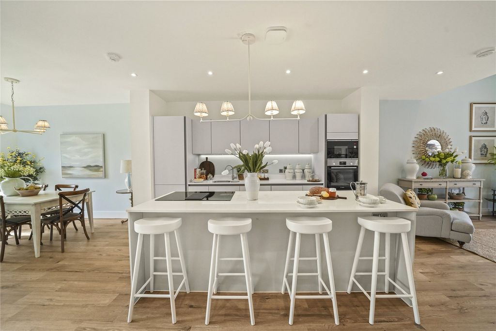 Property photo 2 of 10 Kitchen
