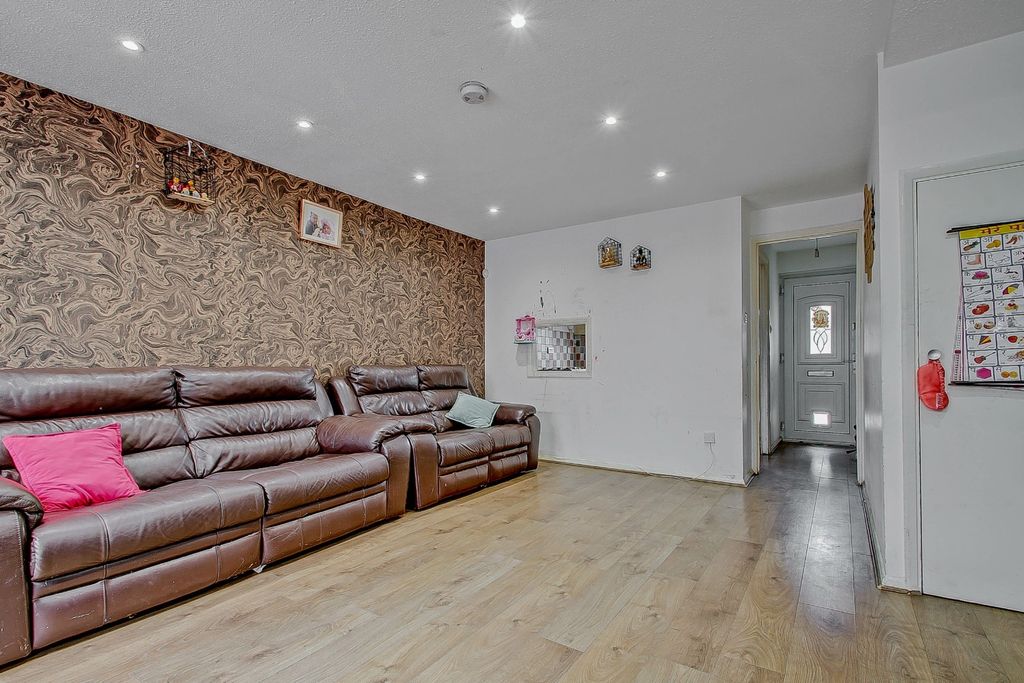 Property photo 2 of 12 4419822