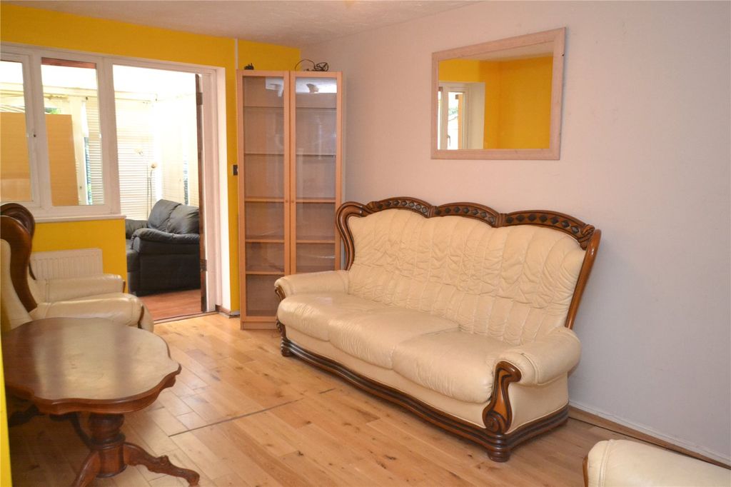 Property photo 3 of 15 Picture No. 17