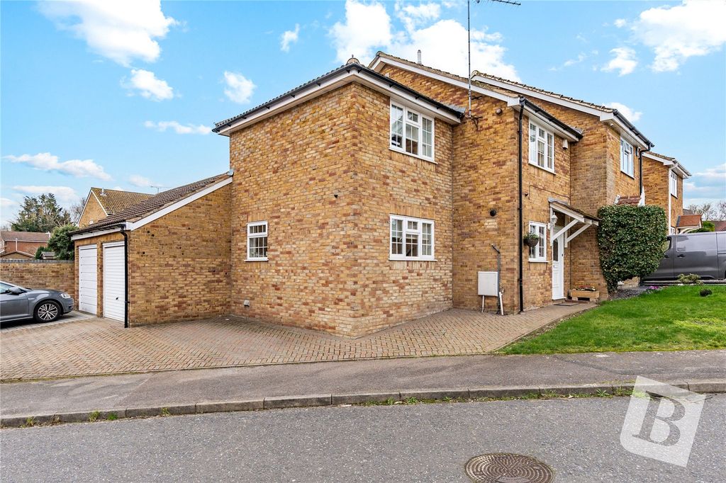 Property photo 2 of 18 Front