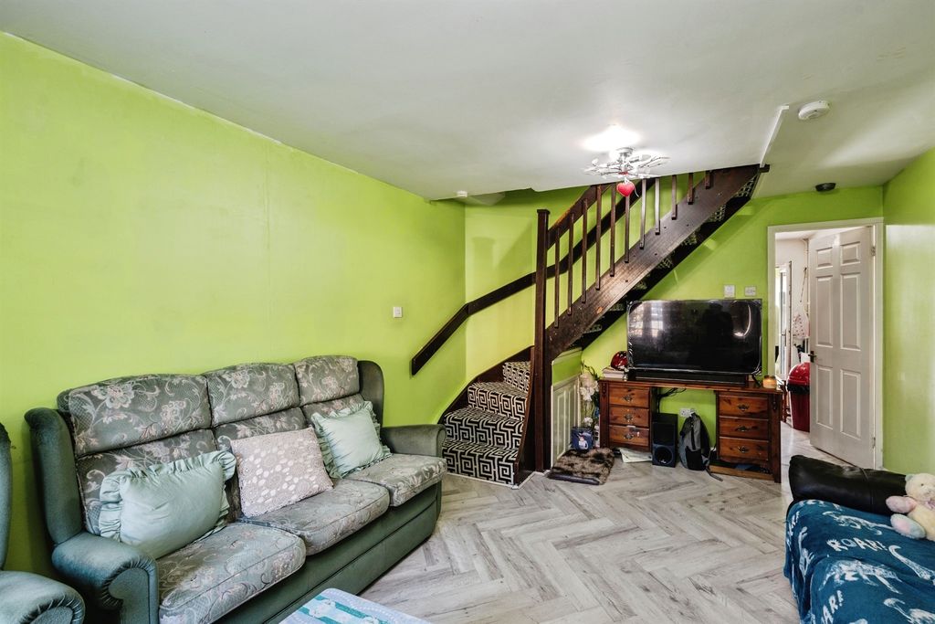Property photo 3 of 17