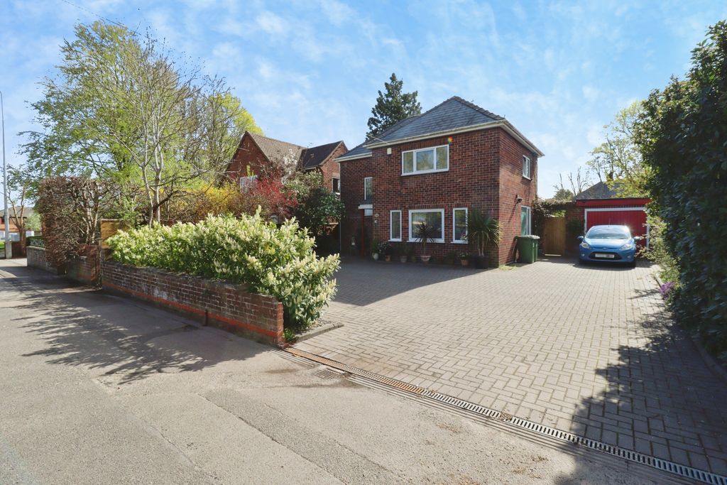 Property photo 1 of 21