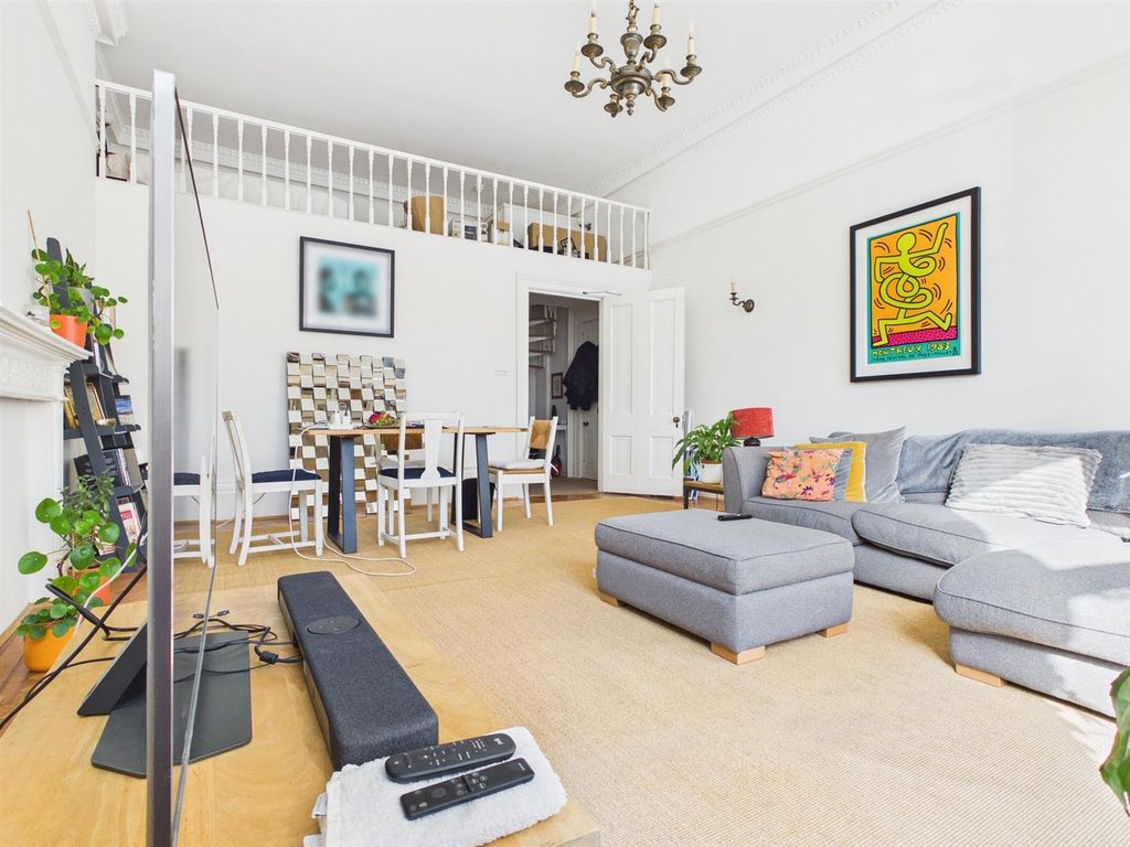 Property photo 2 of 9 Cam04311G0-Pr0109-Still006.Jpg