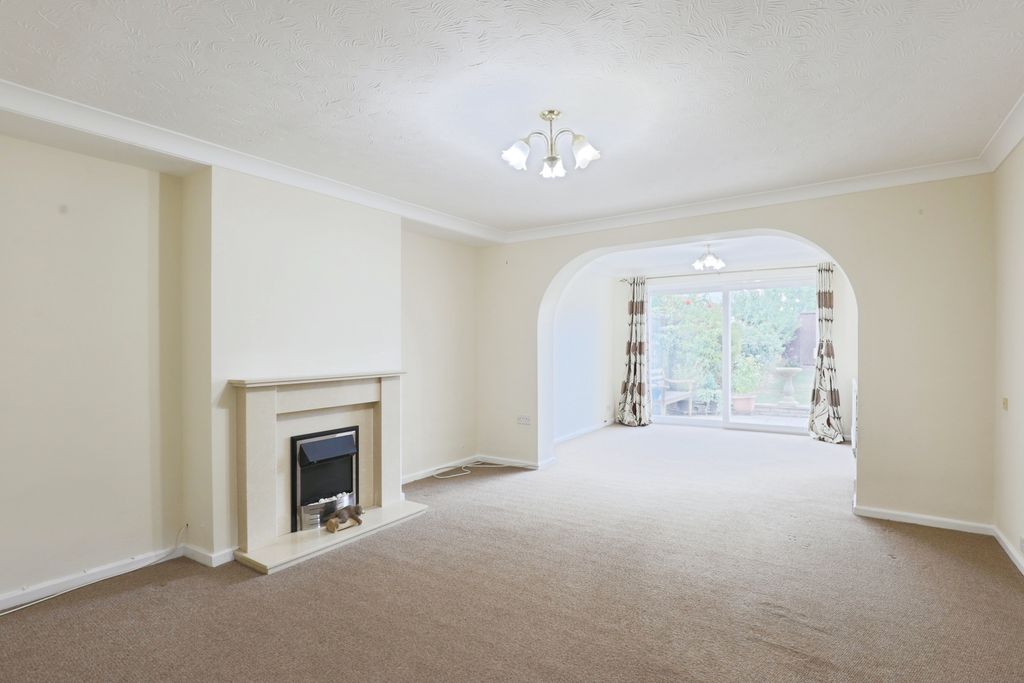 Property photo 2 of 15 Living / Dining Room