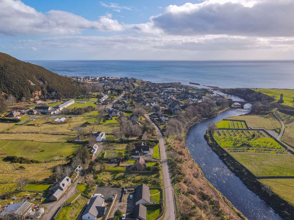 Property photo 2 of 24