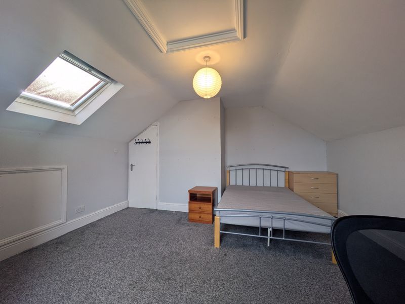 Property photo 1 of 11 Photo 9