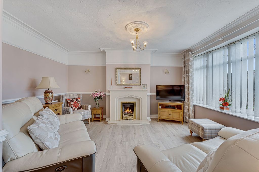 Property photo 2 of 26