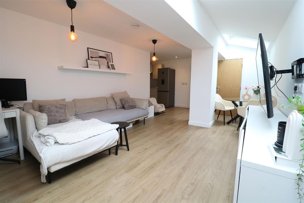 Property photo 3 of 14 Img_2160.Jpg