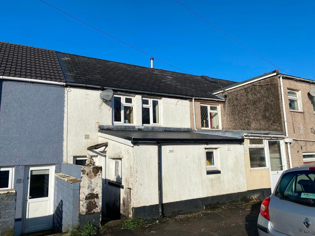 Property photo 1 of 8