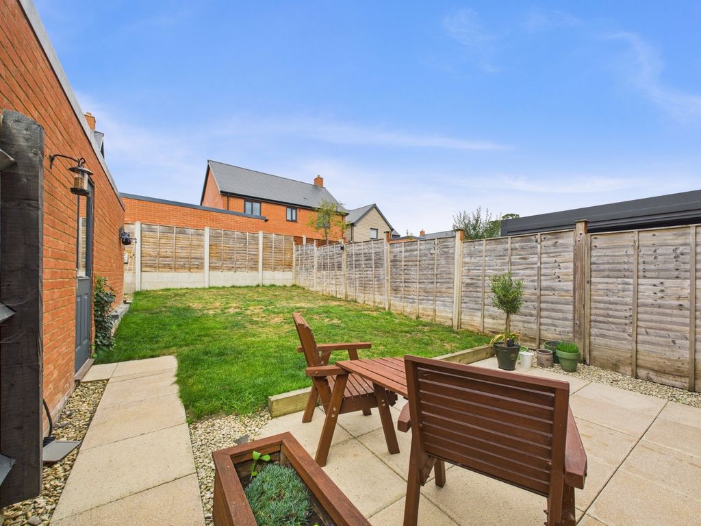 Property photo 2 of 18 Picture No. 24