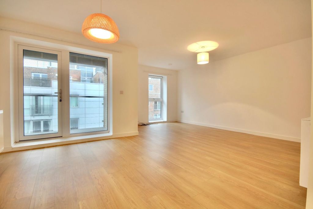 Property photo 3 of 10 C5D90A64-0B1F-45Df-9593-F7Fbbccd6968_1_201_A.Jpeg