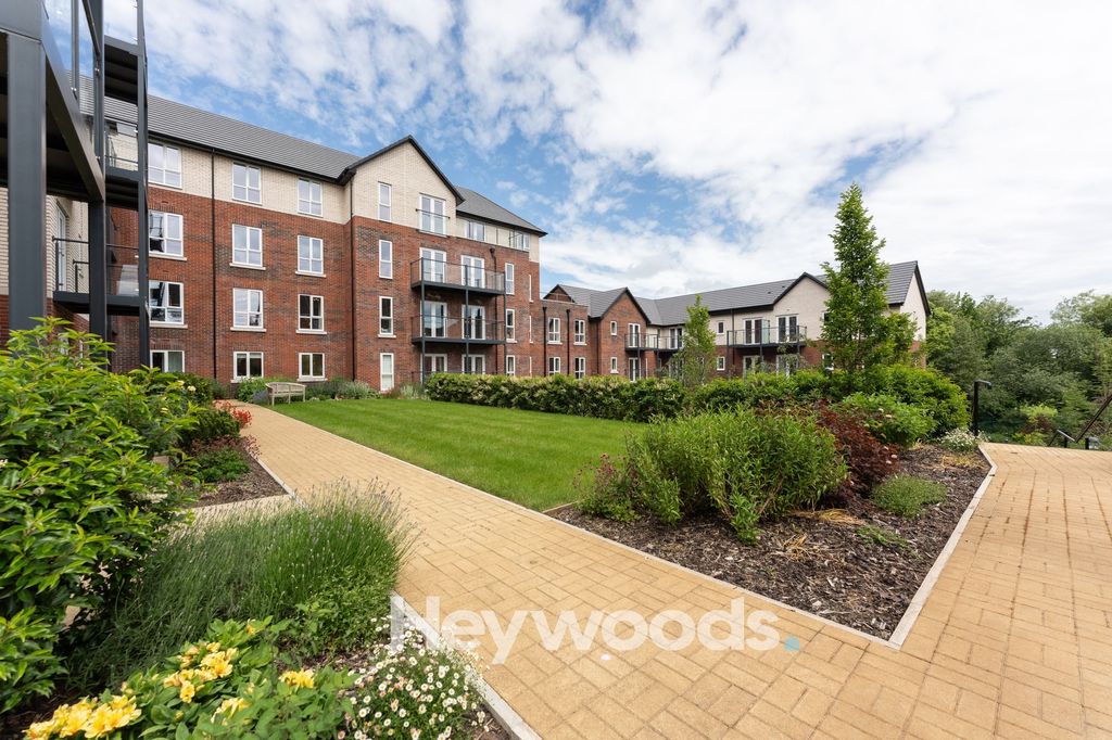Property photo 1 of 63