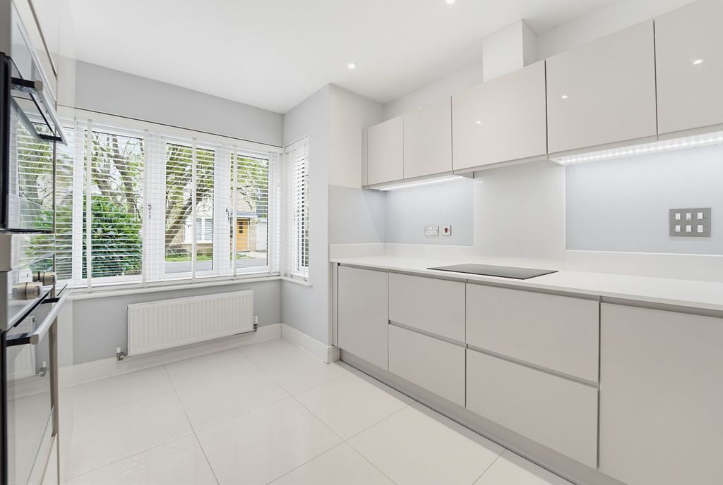 Property photo 2 of 17 4229383