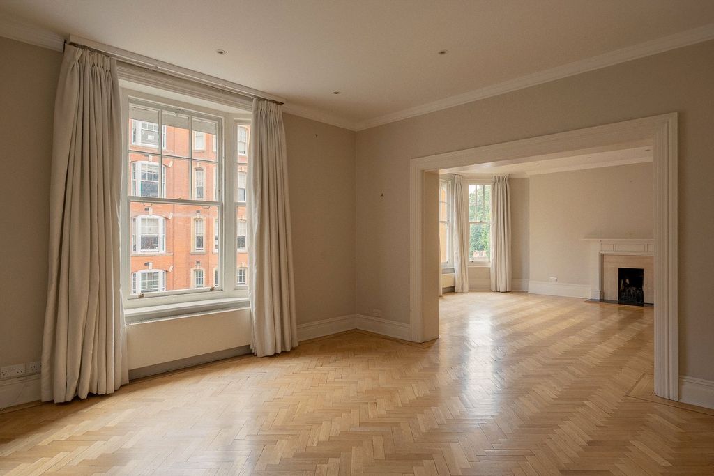 Property photo 3 of 14 Family Room