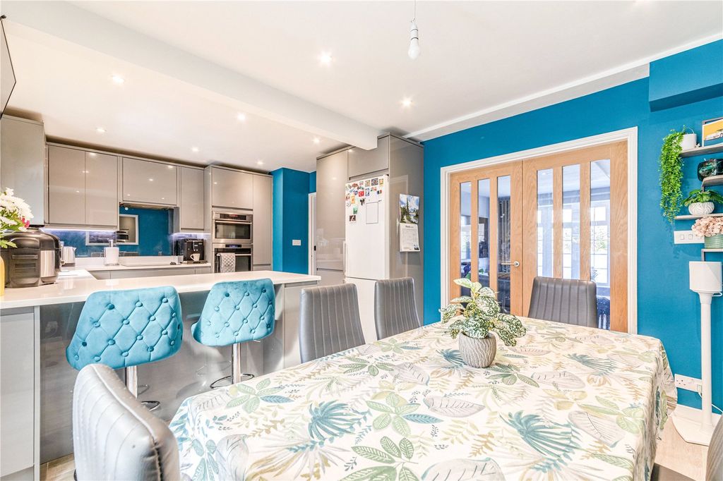 Property photo 2 of 28 Picture No. 09