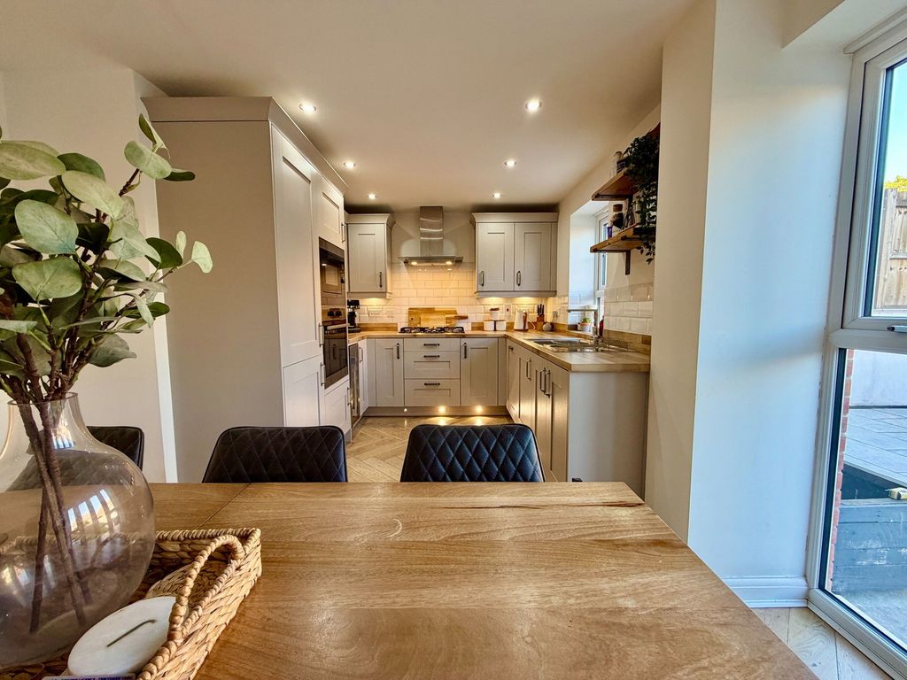 Property photo 3 of 56