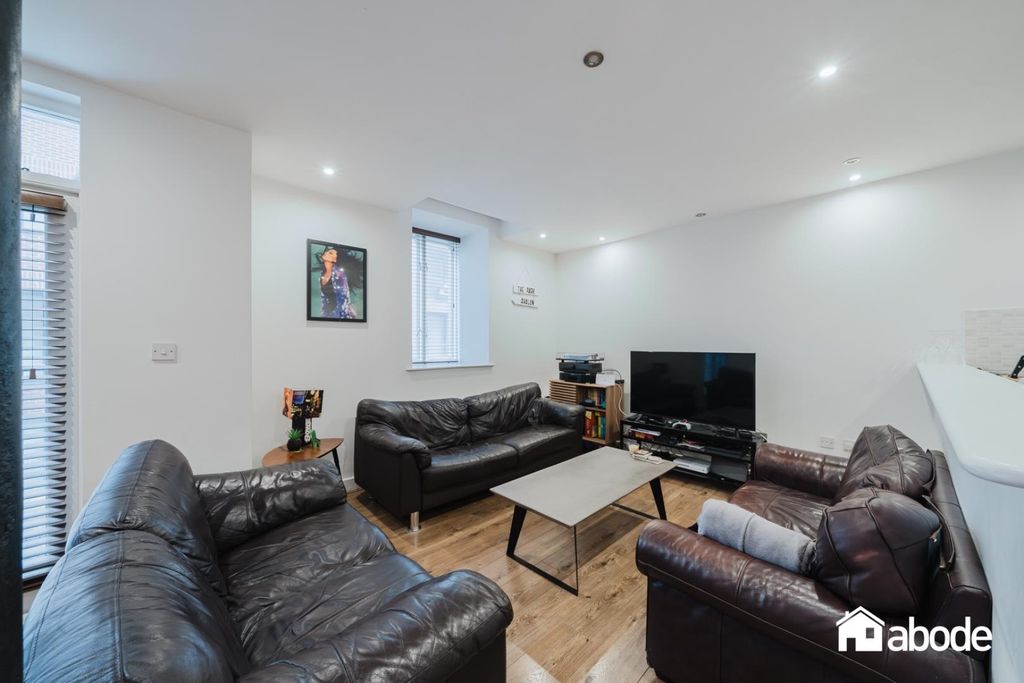 Property photo 3 of 23 Dsc01380-Hdr.Jpg