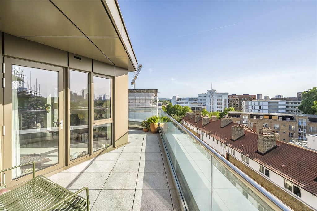 Property photo 1 of 22 Balcony