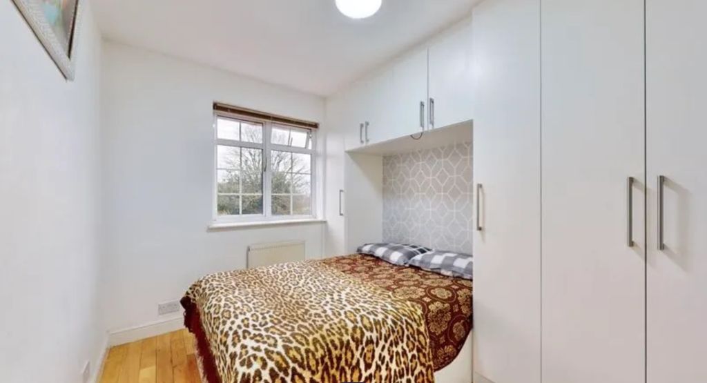 Property photo 3 of 11 Bedroom 1