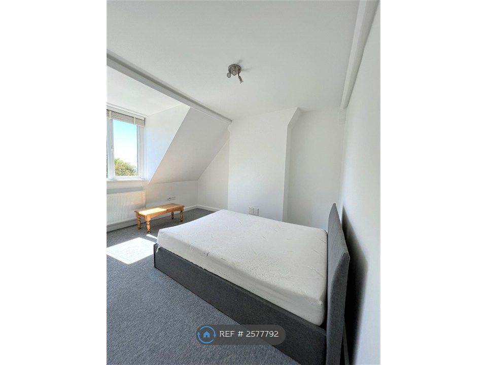 Property photo 1 of 11 Bedroom 1